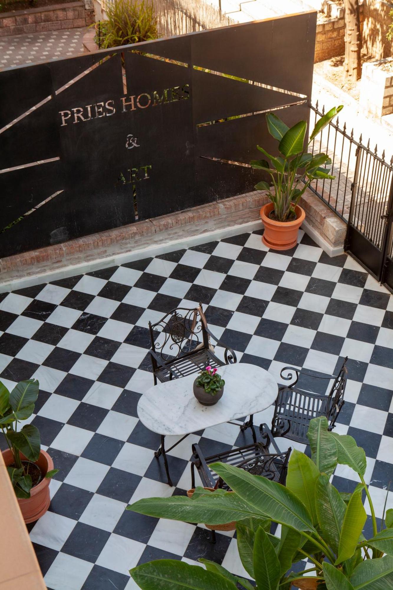 Pries Homes - Little Lotus Málaga Kültér fotó
